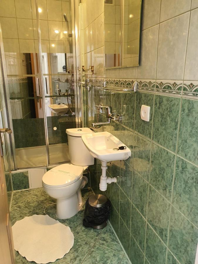 Dom Goscinny Marta - Pokoje, Apartamenty, Domki Krynica Morska Kültér fotó