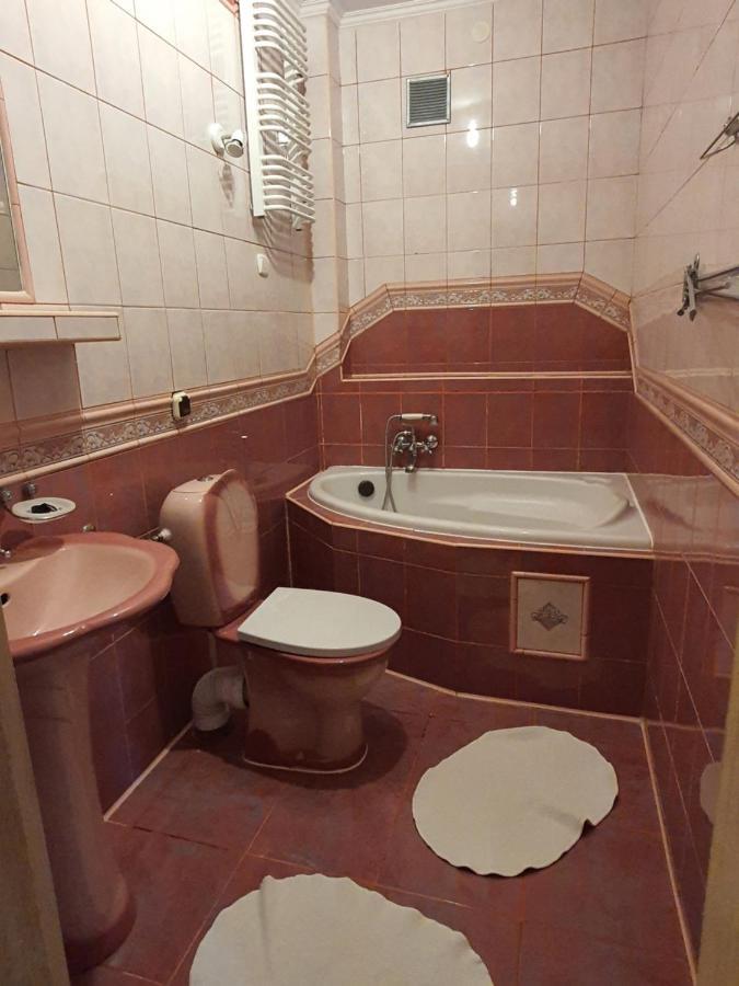 Dom Goscinny Marta - Pokoje, Apartamenty, Domki Krynica Morska Kültér fotó